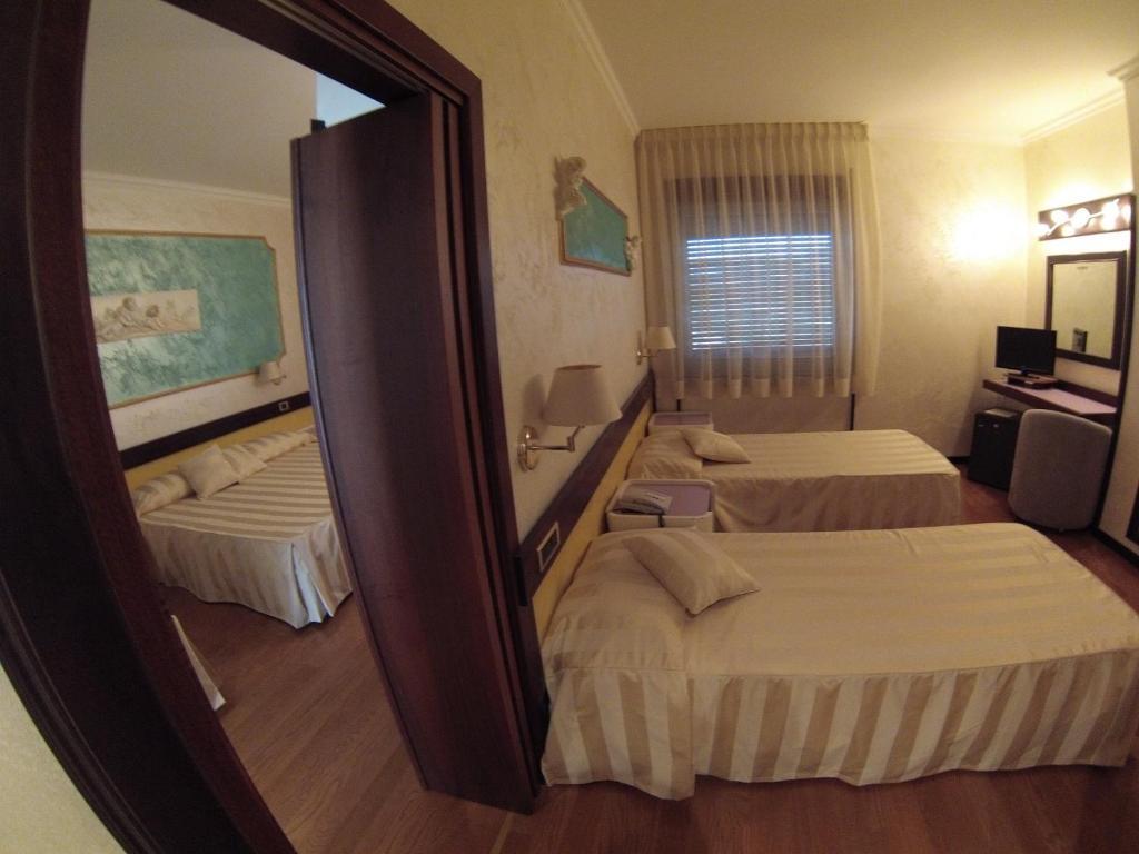 Benny Hotel Catanzaro Habitación foto