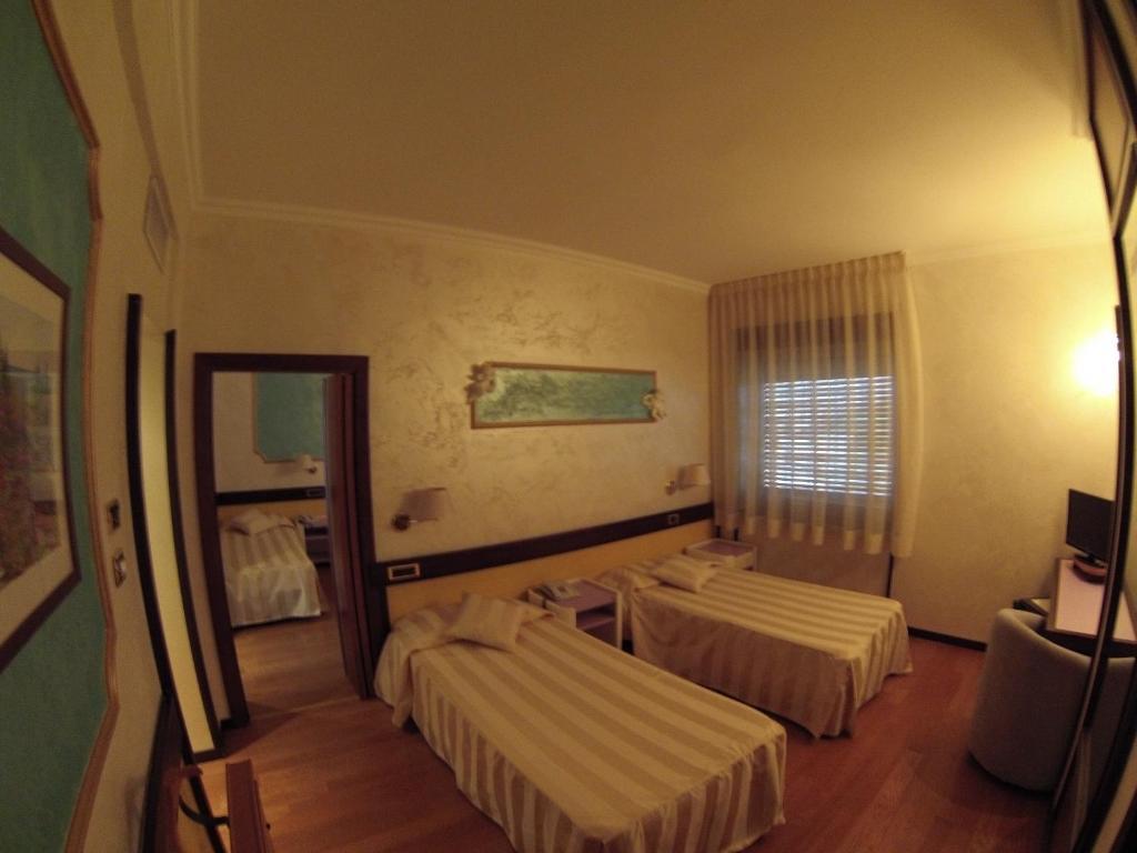 Benny Hotel Catanzaro Habitación foto